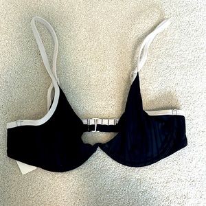 Black aerie bikini top unlined underwire, adjustable strap hook close. Size 32C